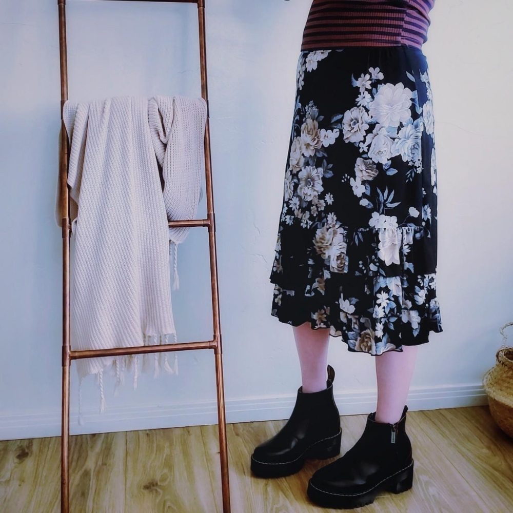 90s Vintage Black Floral Skirt